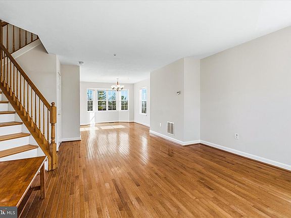 3rd image of 6414 View Point Ct