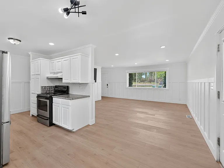 281 W 2000th St S #AS — Photo 10