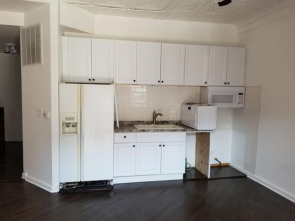3rd image of 2022 W McLean Ave APT 1
