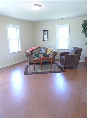 3rd image of 3042 Sherwood Forest Ln