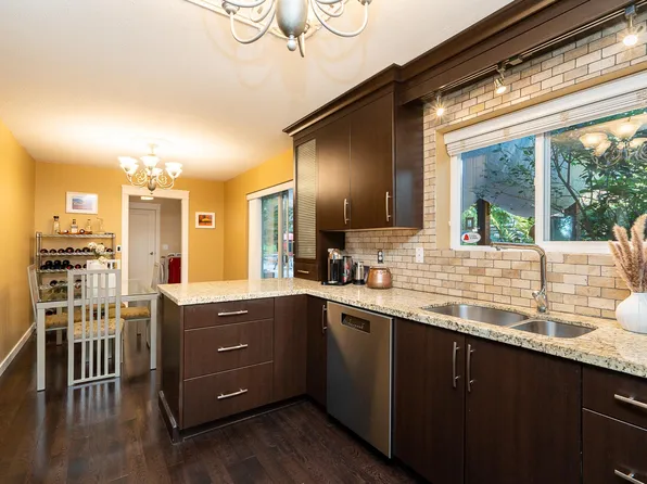 1135 Vanier Ave, Coquitlam, BC V3K 2S9