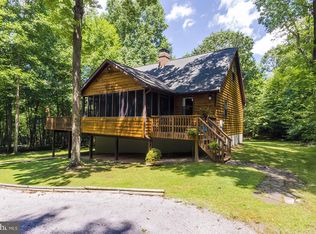 55 Bobcat Trl, Berkeley Springs, WV 25411