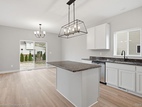 5th image of 23397 Crescent Ridge Dr