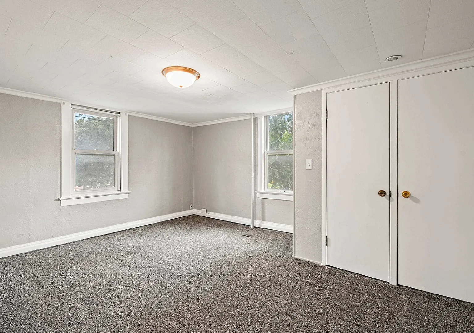 3 bedroom 2 bath with garage! — Photo 3