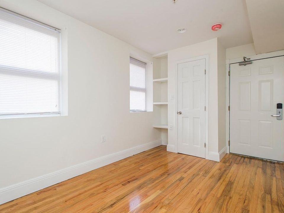 2nd image of 12 Brainerd Rd #14IS