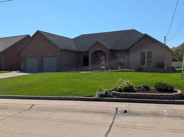 1397 Boulevard Dr, Belpre, OH 45714