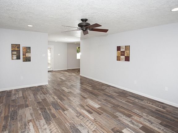2nd image of 3511 E Voltaire Dr