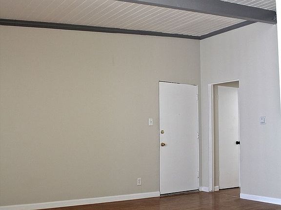 4th image of 928 Albany St APT 6