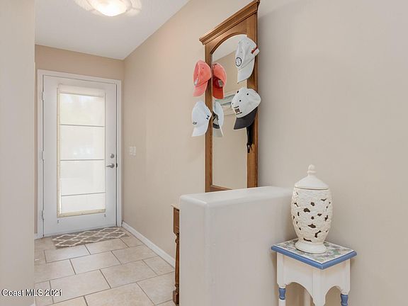 4th image of 806 Mimosa Pl