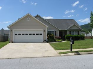 302 Meadow Pathway Dr, Fletcher, NC 28732