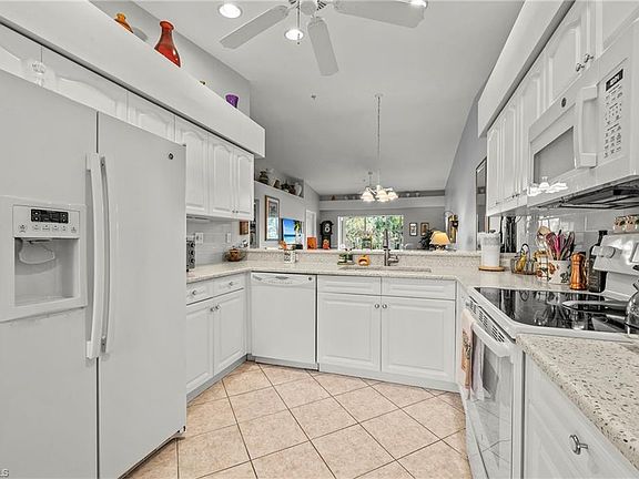 4th image of 26190 Clarkston DR #202