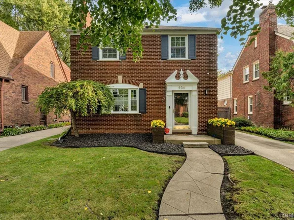 456 Manor St, Grosse Pointe Farms, MI 48236