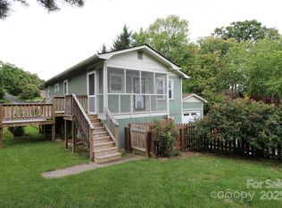9 Oakland St, Weaverville, NC 28787