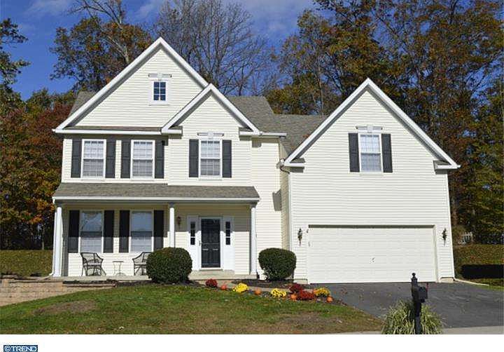 1st image of 605 Crestwood Ln