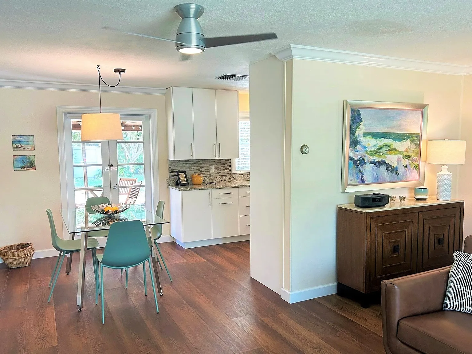 2 bed, 950 sqft, $3,000 — Photo 2