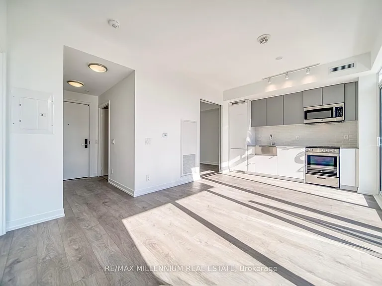 270 Dufferin St #606 — Photo 4