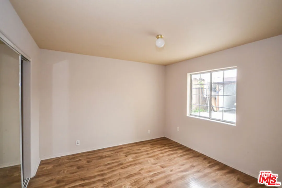 3 bed, 2.0 bath, 1151 sqft, $3,000 — Photo 3