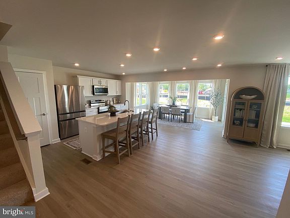 3rd image of 11 Thorton Ave