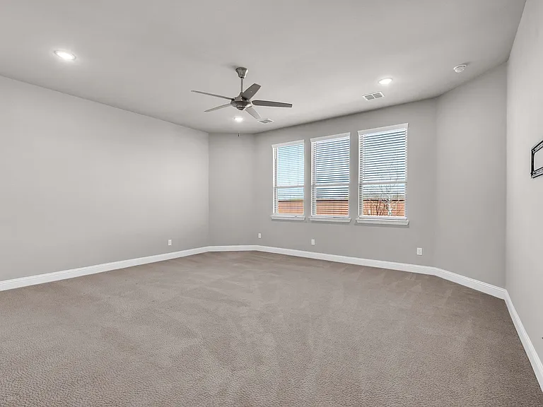 11706 Mikaela Dr — Photo 26