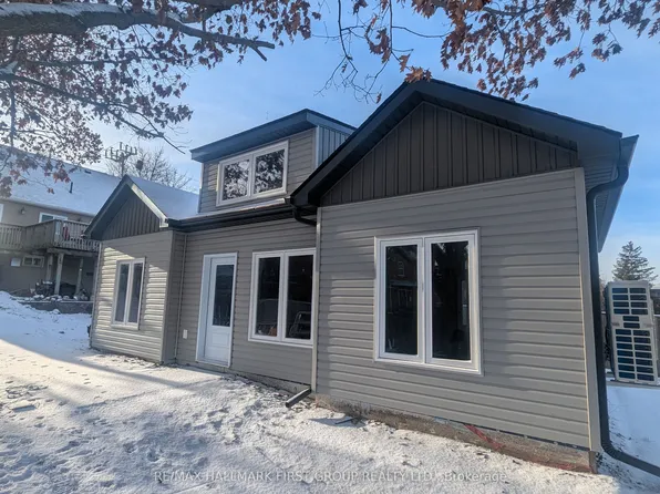 88 Codrington St, Barrie, ON L4M 1R5
