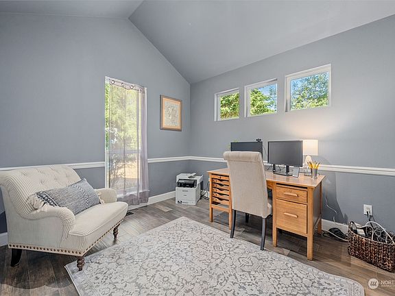 5th image of 2628 Cliffside Lane NW