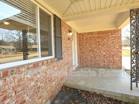 4th image of 2842 N Loxley Ave