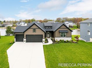 2952 Red Alder Dr, Holland, MI 49424