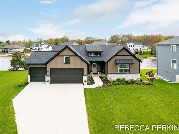 2952 Red Alder Dr, Holland, MI 49424