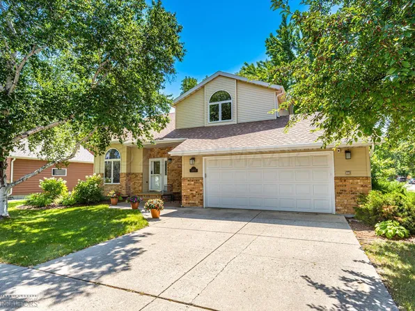 3105 9 1/2 St N, Fargo, ND 58102