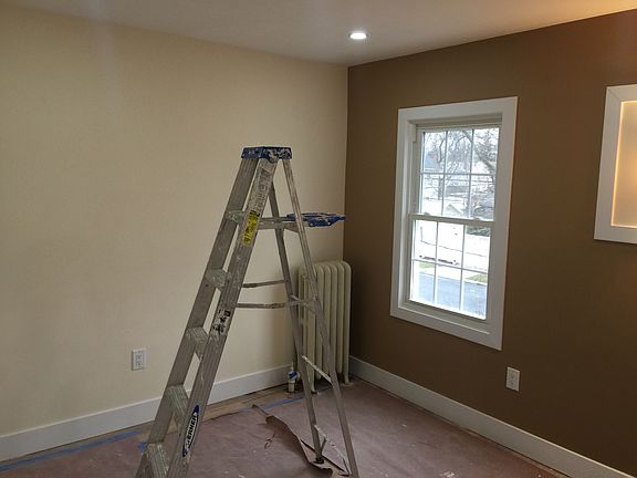 3rd image of 216-00 107 Ave
