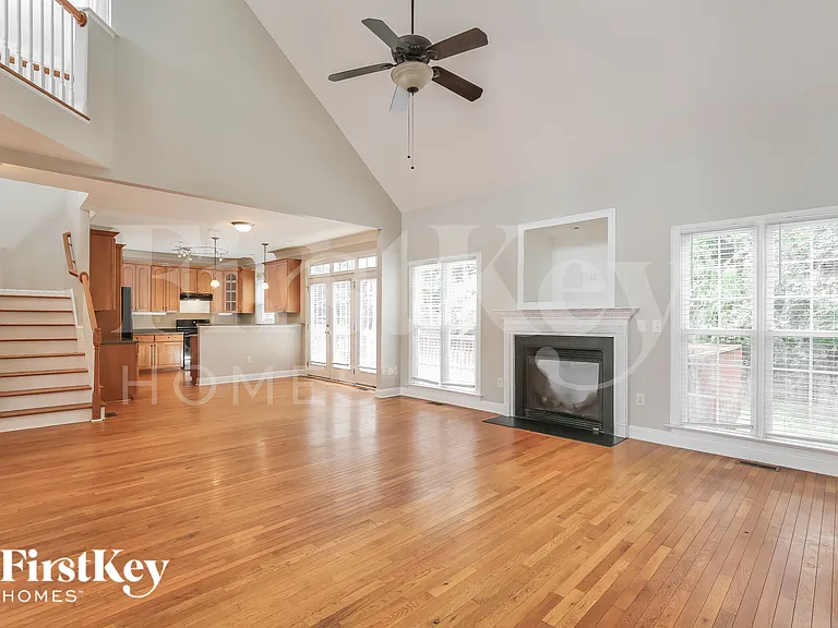 17 Orchard Grass Ct — Photo 5