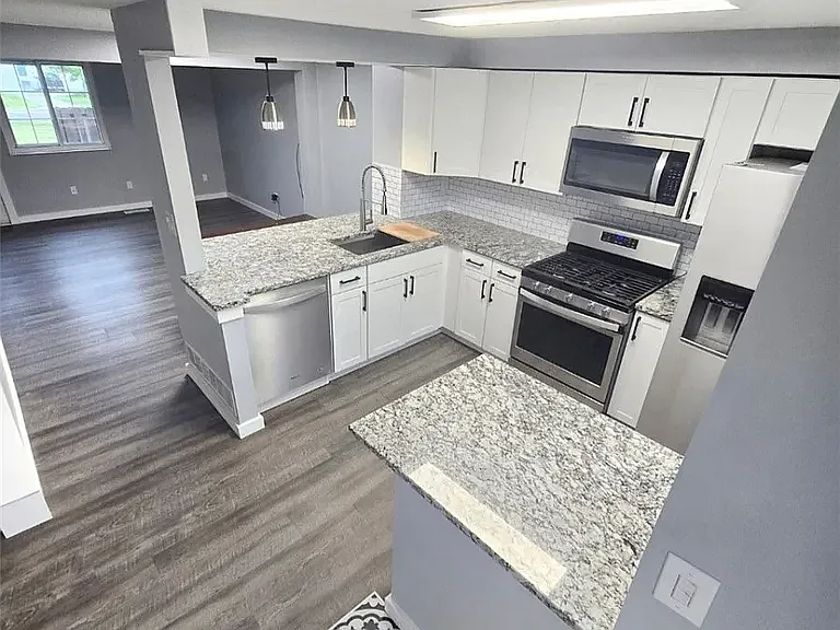 2 bed, 1.5 bath, 1150 sqft, $1,475 — Photo 3