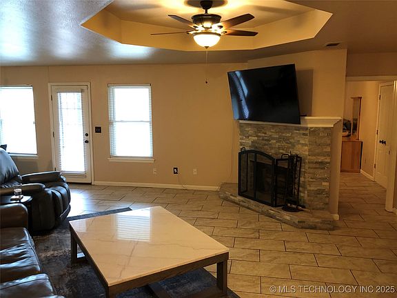 2nd image of 304 N Joanna