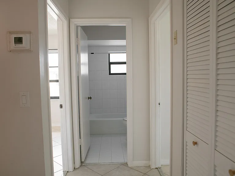 13920 SW 52nd Ln — Photo 16