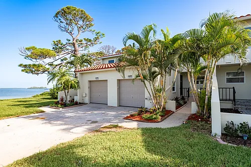 2700 Bayshore Blvd Photo 1