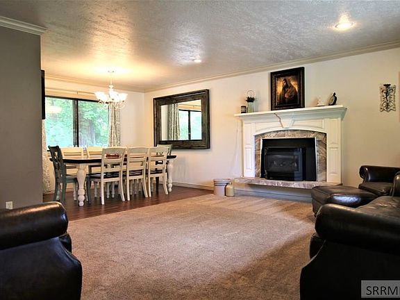 2nd image of 289 Balsam Cir