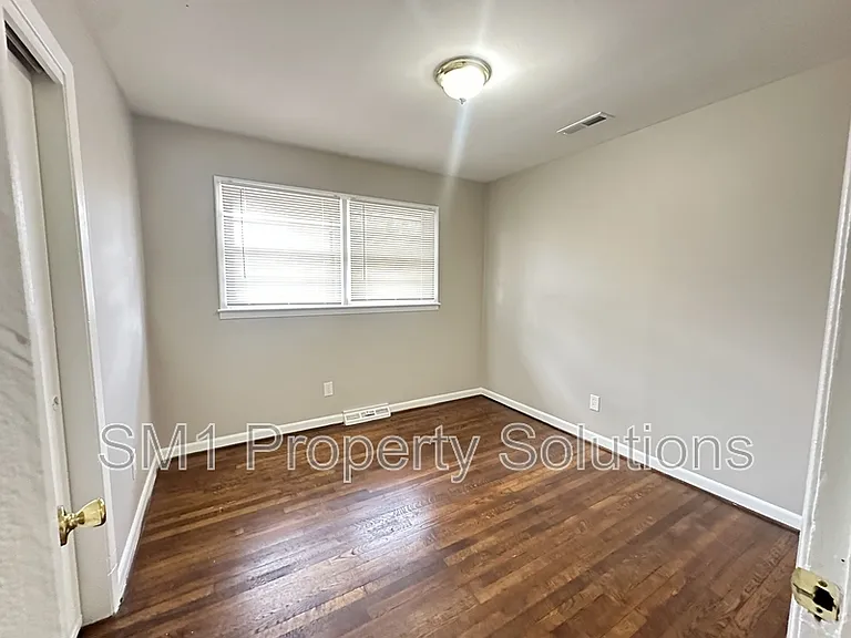 626 Memphis St — Photo 10