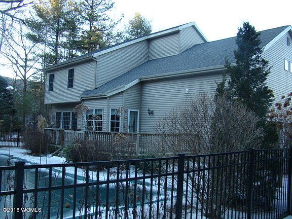 4th image of 20 Quincy Ln