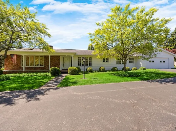 18 Clarmar Rd, Fayetteville, NY 13066