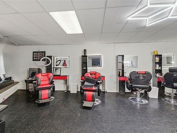 4th image of 2041 Genesee St