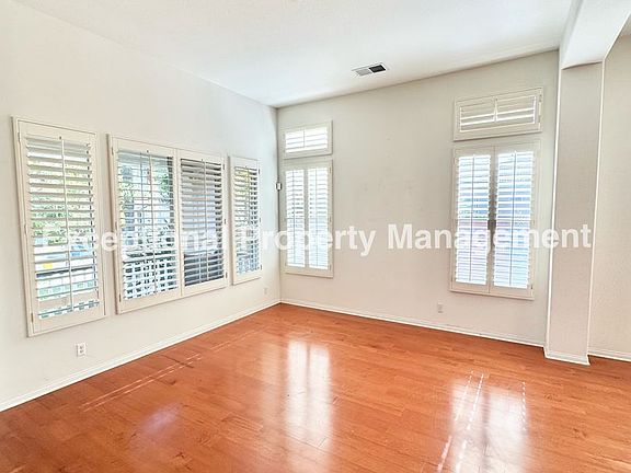3rd image of 26506 Poppy Ct