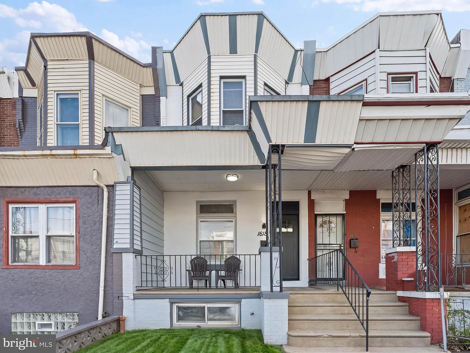 3 bed, 1.0 bath, 1140 sqft, $1,600 — Photo 1