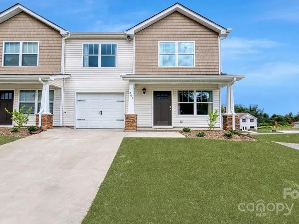 67 Clear Creek Ln, Waynesville, NC 28785