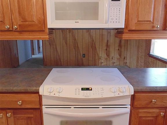 4th image of 1008 N Holly St