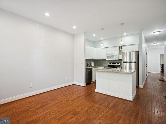 2nd image of 1759 Frankford Ave #4