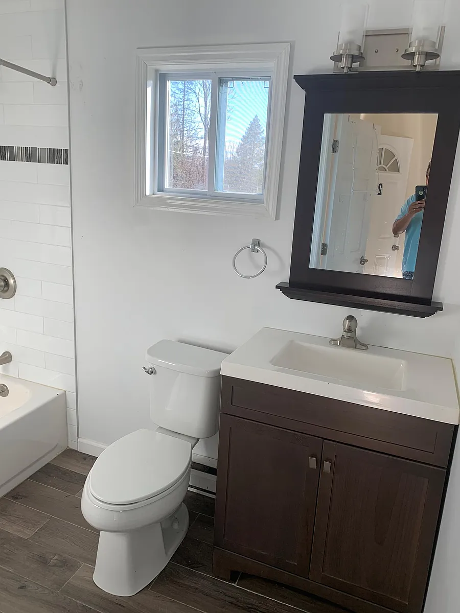 Building Photo - 8 Spruce Ave #2