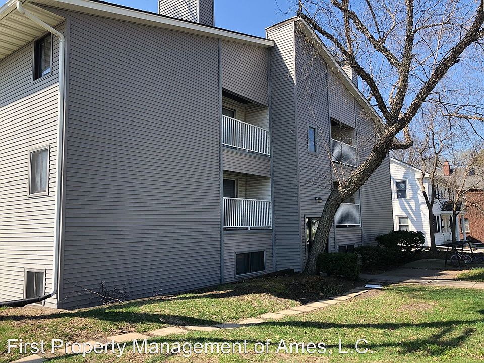 2nd image of 1006 Lincoln Way