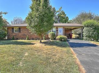600 Moorland Dr, Johnson City, TN 37604