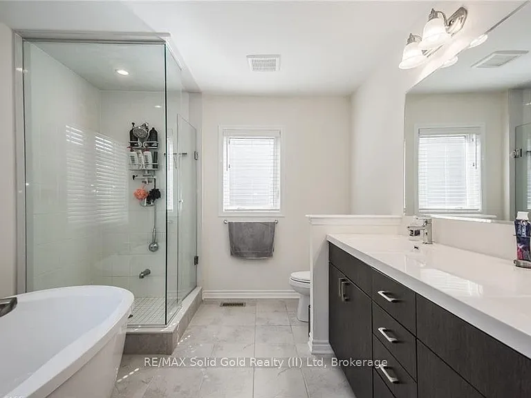 48 Pointer St — Photo 38