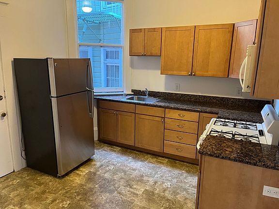 4th image of 1380 Washington St APT 3